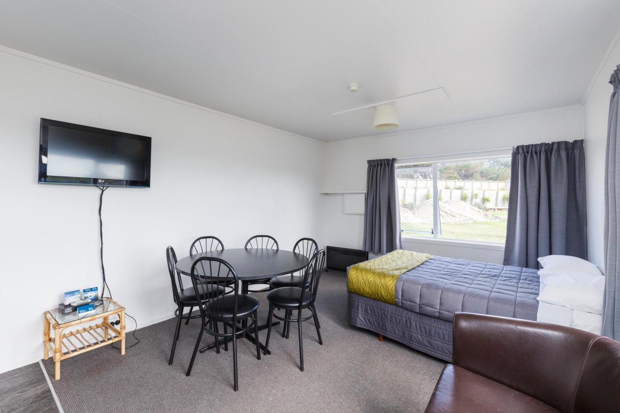 Foxton Beach Holiday Park Exterior photo