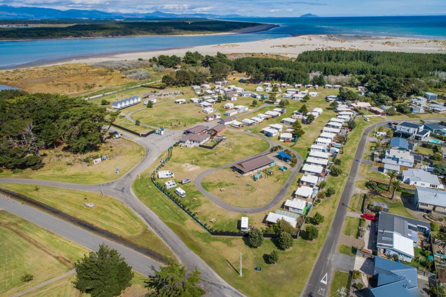 Foxton Beach Holiday Park Exterior photo